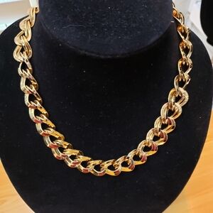 Vintage Chain Link Monet Elegant Gold Tone Necklace
